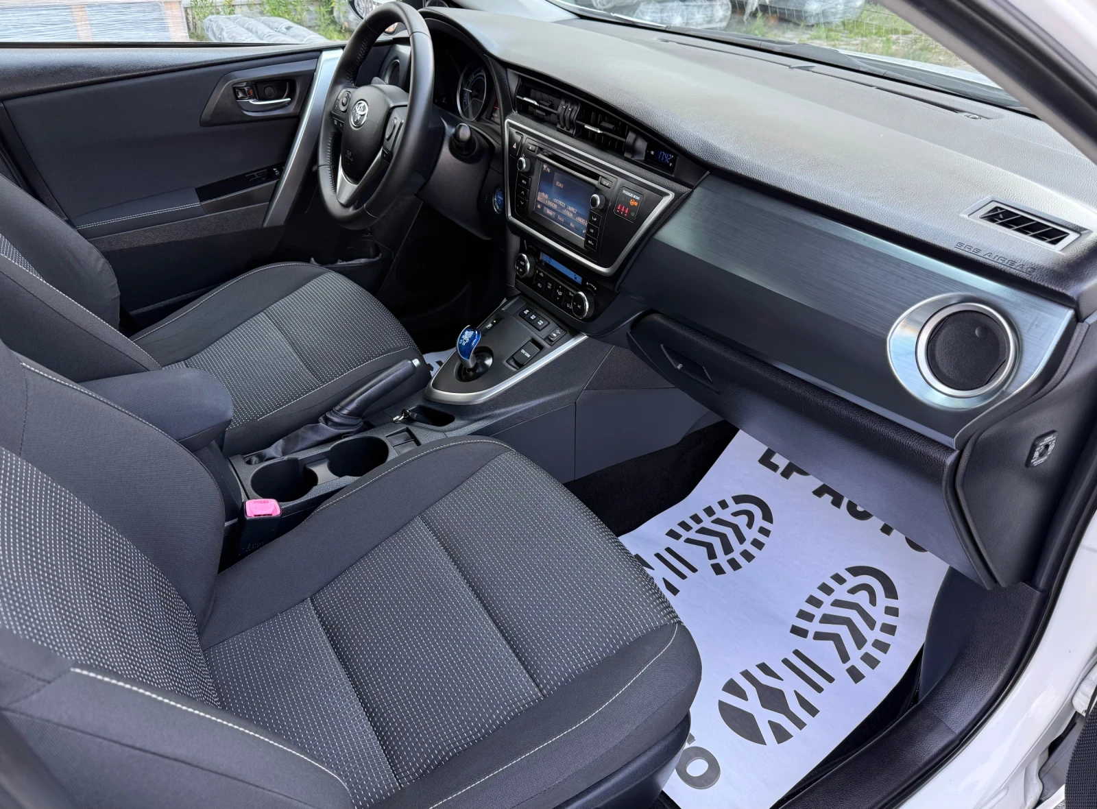 Toyota Auris * 1.8* HYBRID* 99�.�* ITALY*  | Mobile.bg � ����������� 10
