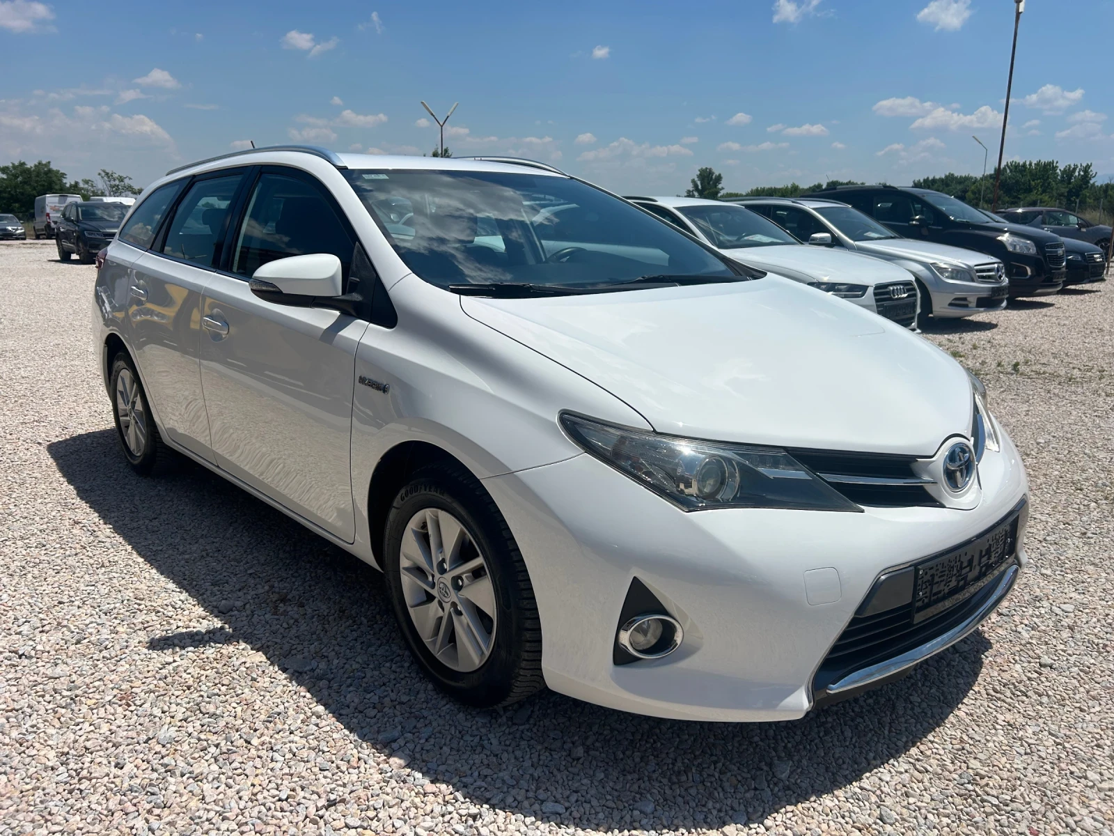 Toyota Auris * 1.8* HYBRID* 99к.с* ITALY* , снимка 2 - Автомобили и джипове - 55047728