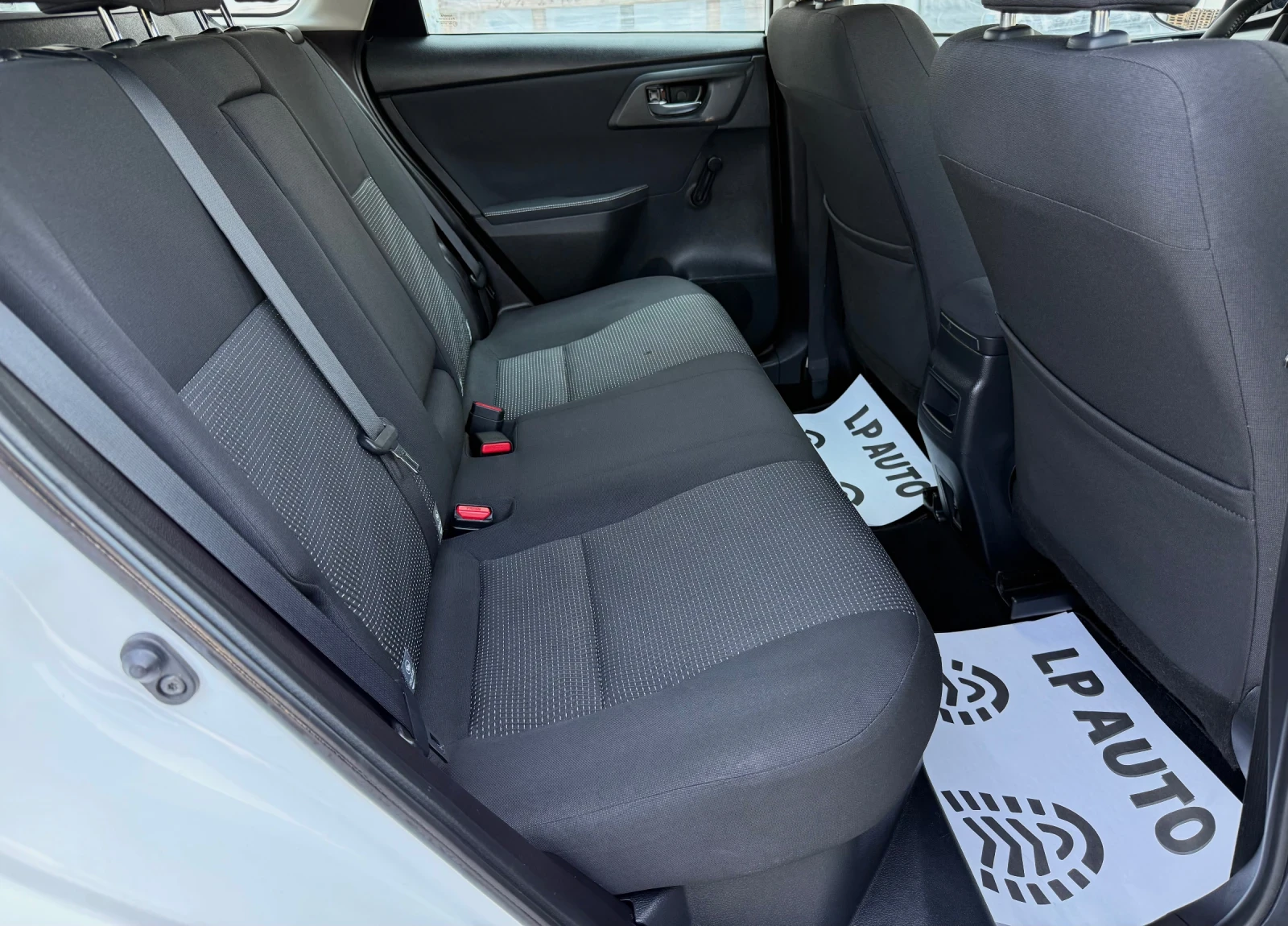 Toyota Auris * 1.8* HYBRID* 99�.�* ITALY*  | Mobile.bg � ����������� 11