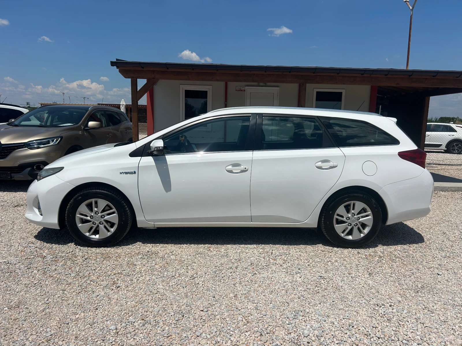 Toyota Auris * 1.8* HYBRID* 99к.с* ITALY* , снимка 6 - Автомобили и джипове - 55047728