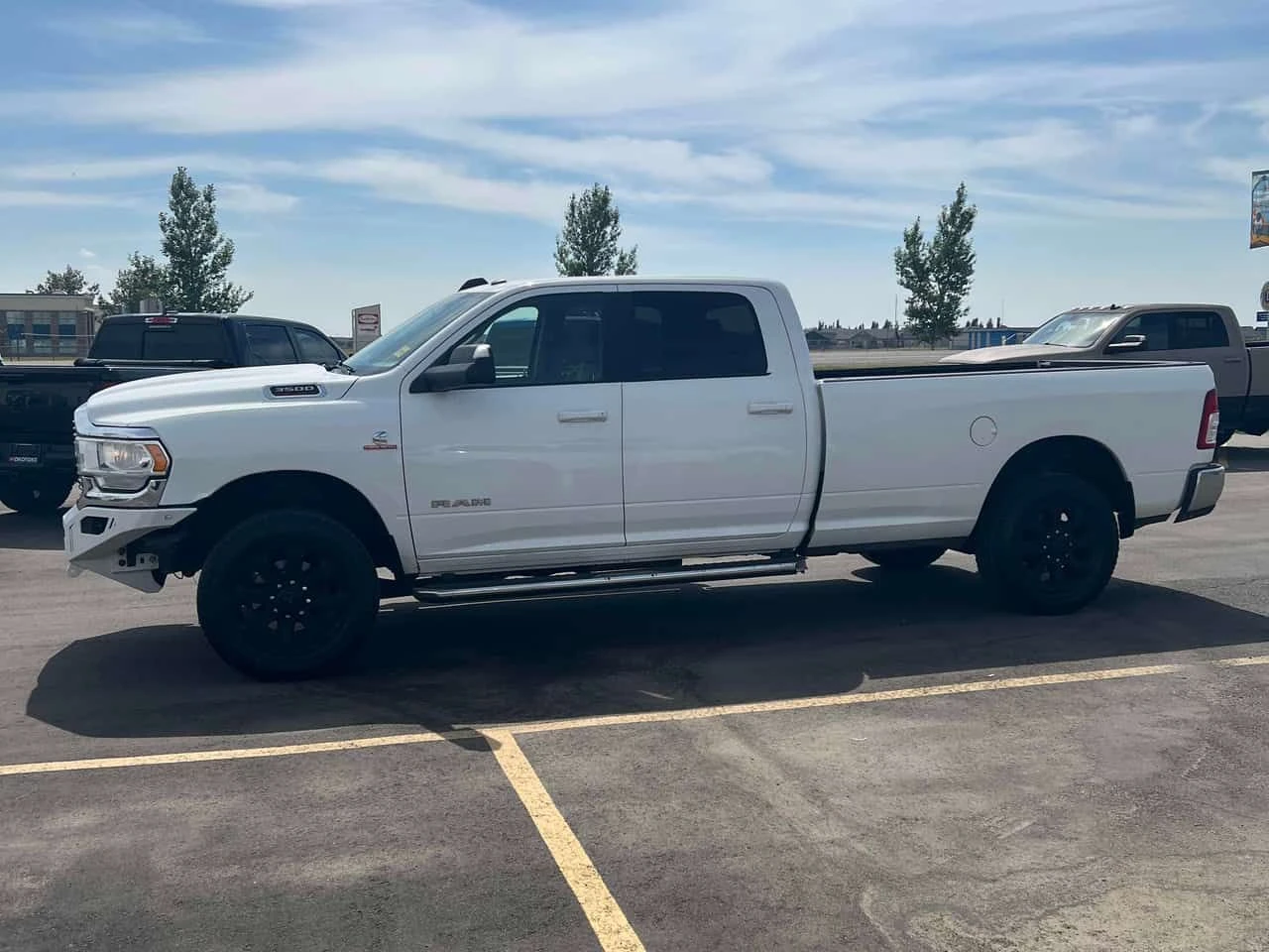 Dodge RAM 3500 * Big Horn * АВТОКРЕДИТ БЕЗ ПЪРВОНАЧАЛНА ВНОСКА* , снимка 2 - Автомобили и джипове - 55613400