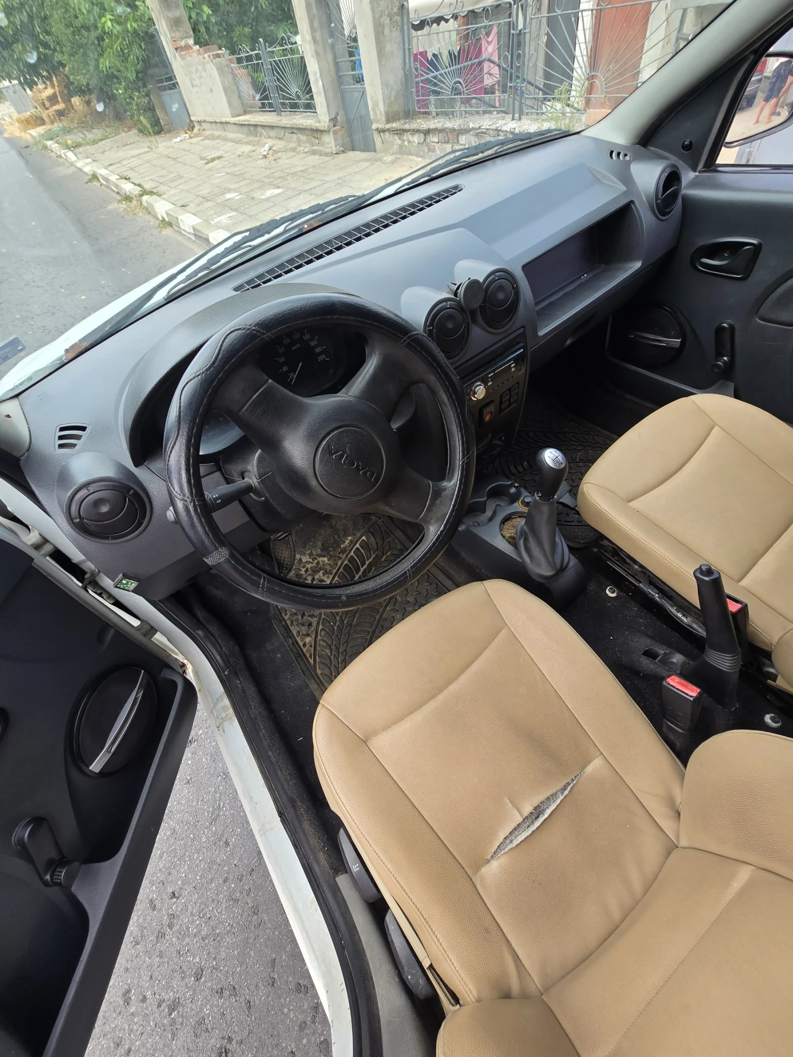 Dacia Logan Товарен, снимка 3 - Автомобили и джипове - 55843188