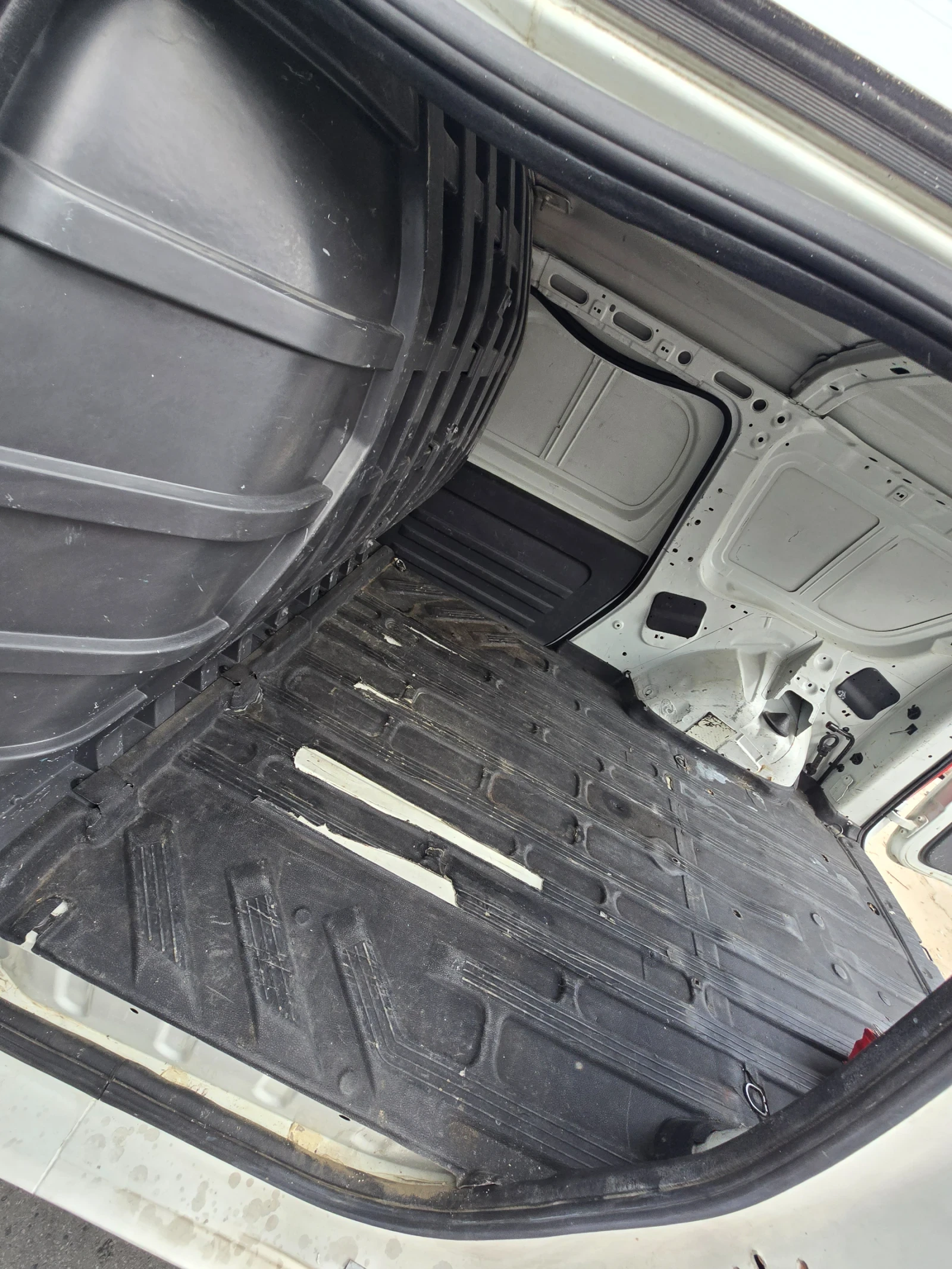 Dacia Logan Товарен, снимка 6 - Автомобили и джипове - 55843188