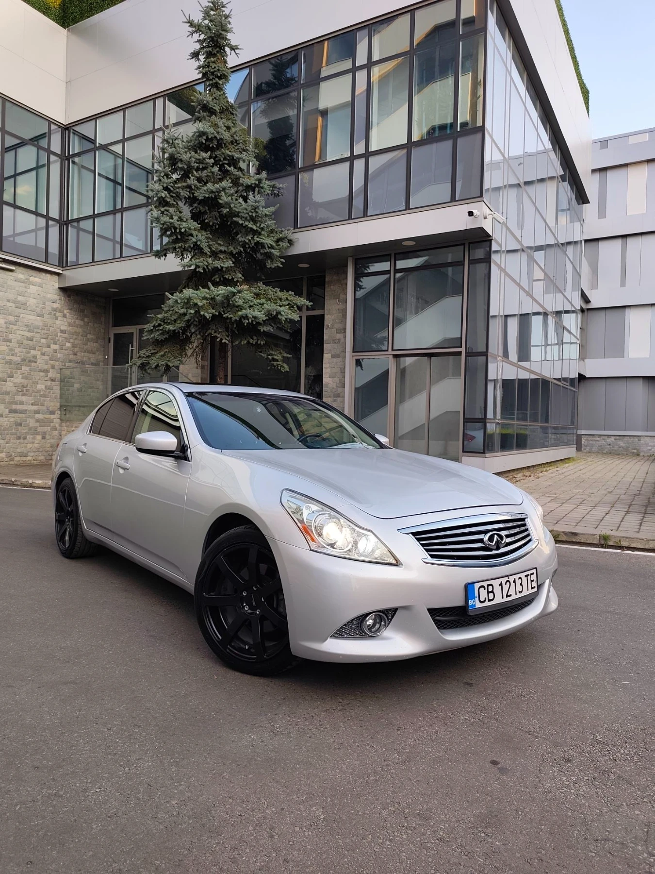 Infiniti G37 FACE Газов инжекцион Перфектна!!!
