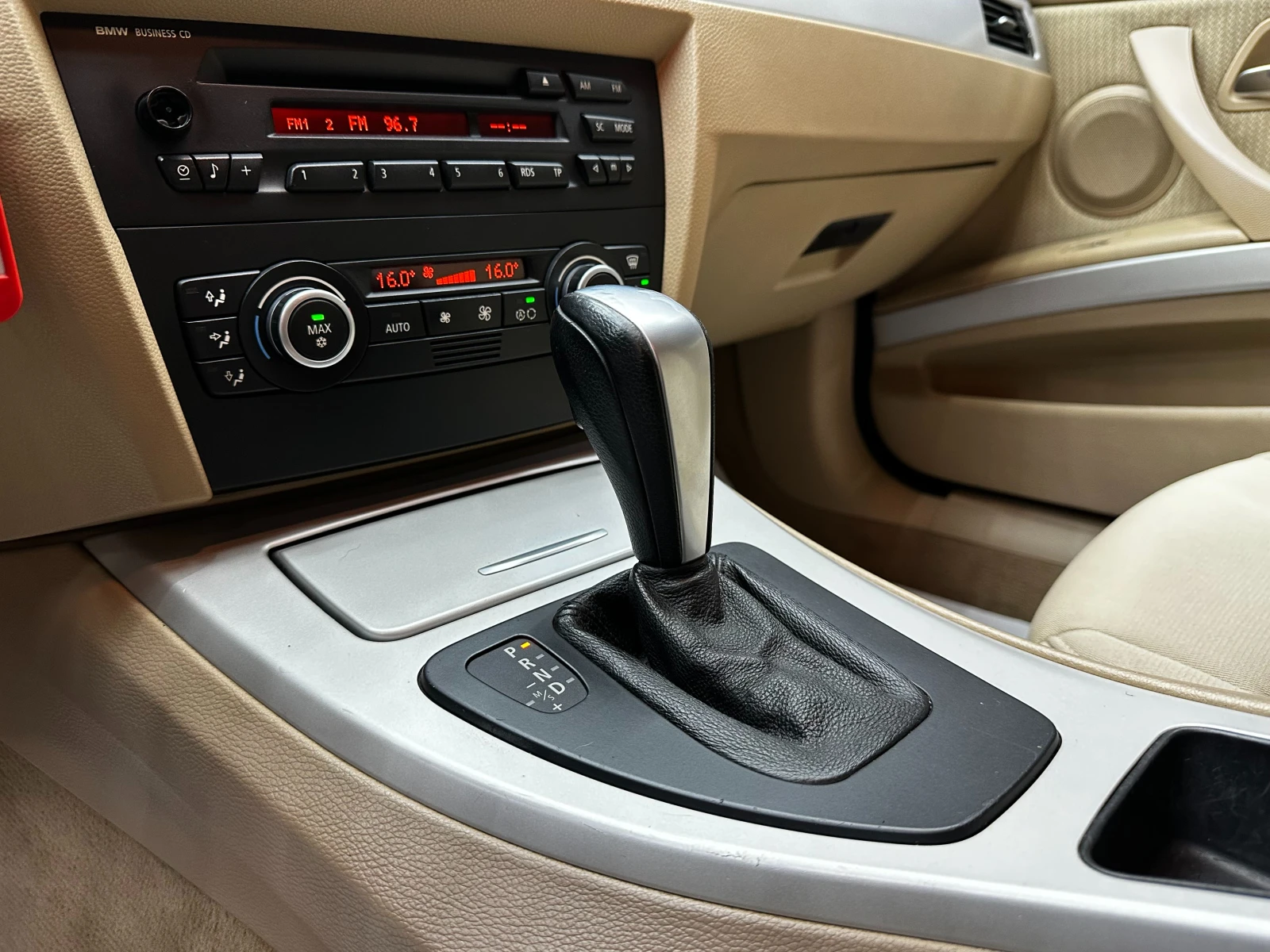 BMW 320 2.0d 177 к.с. , снимка 10 - Автомобили и джипове - 56566786