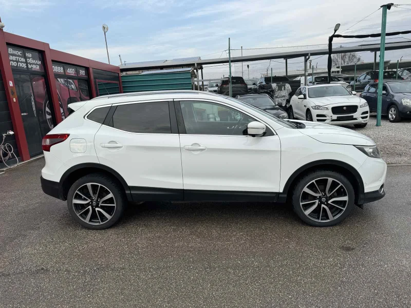 Nissan Qashqai 1.6dci, снимка 4 - Автомобили и джипове - 48888558