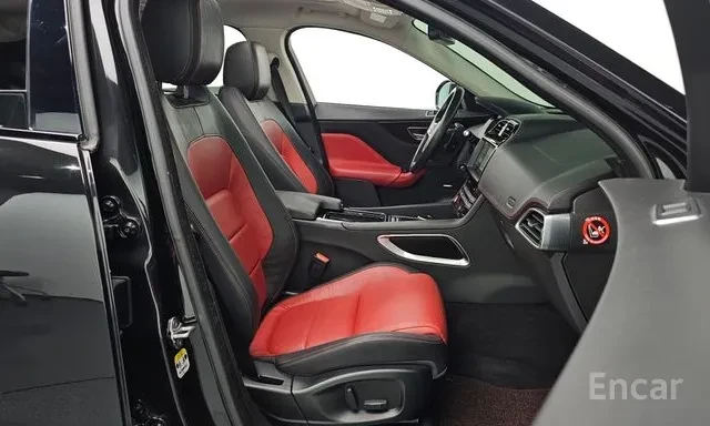 Jaguar F-PACE 20d * R-SPORT * КАМЕРА * ПАНОРАМА * KEYLESS * , снимка 11 - Автомобили и джипове - 56080404