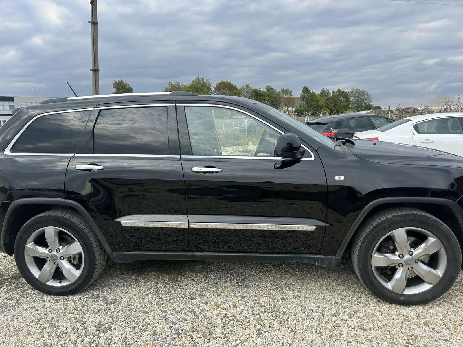 Jeep Grand cherokee 3.0CRD-Overland 143000 км - изображение 2