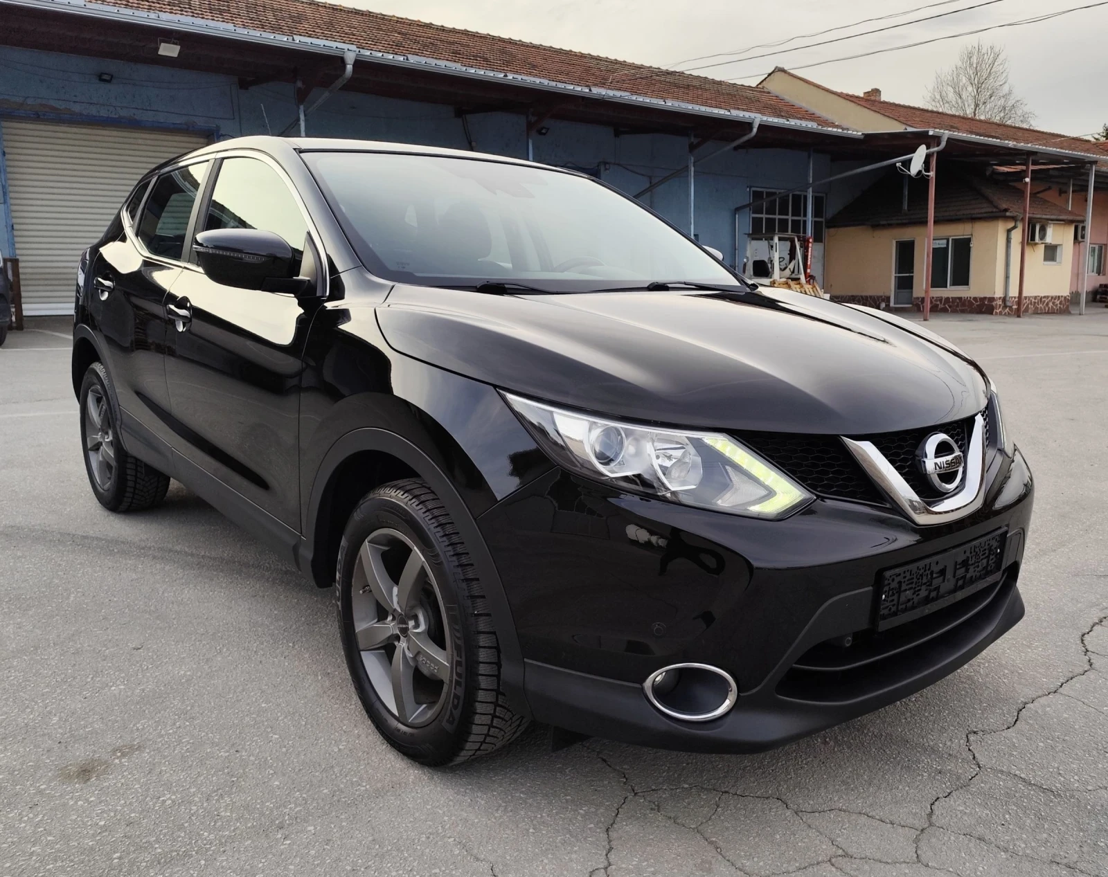 Nissan Qashqai 1.6DCI-4x4-LED-NAVI-КАМЕРА-ПОДГРЯВАНЕ-EURO-6, снимка 8 - Автомобили и джипове - 53772252