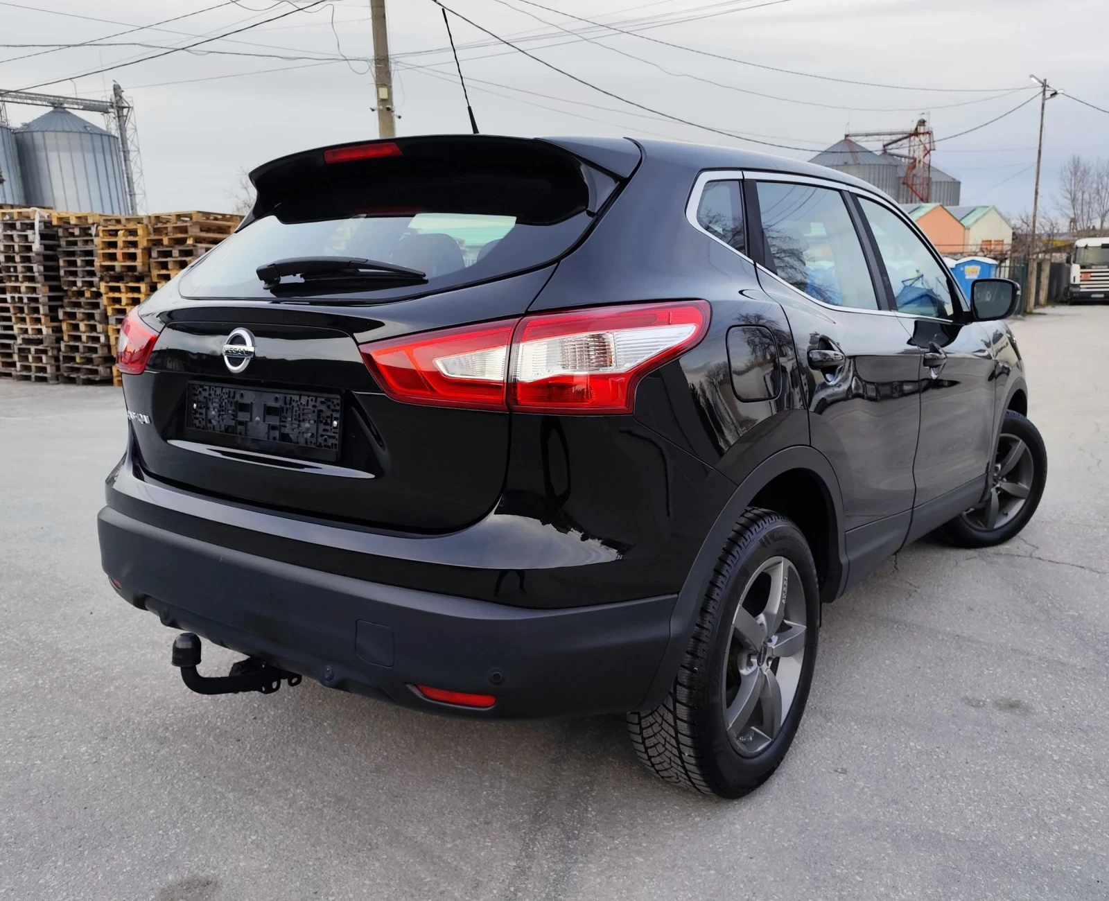 Nissan Qashqai 1.6DCI-4x4-LED-NAVI-КАМЕРА-ПОДГРЯВАНЕ-EURO-6, снимка 6 - Автомобили и джипове - 53772252