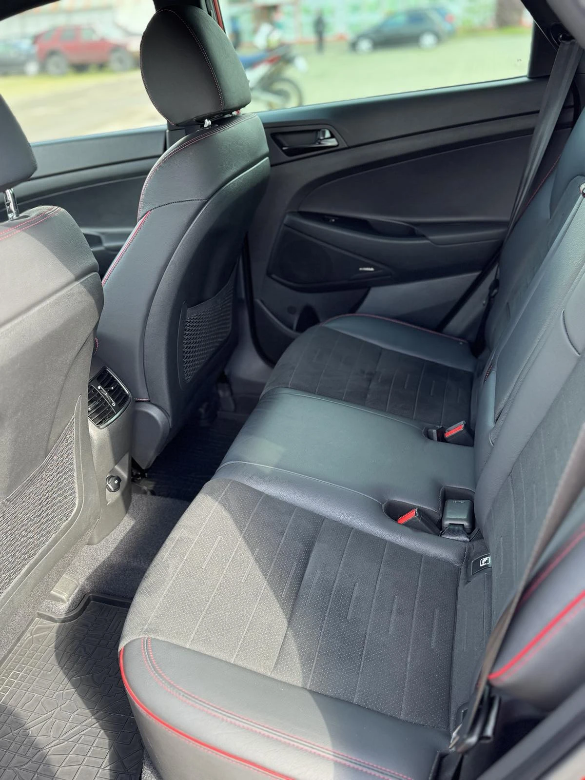 Hyundai Tucson N Line, снимка 17 - Автомобили и джипове - 54391610
