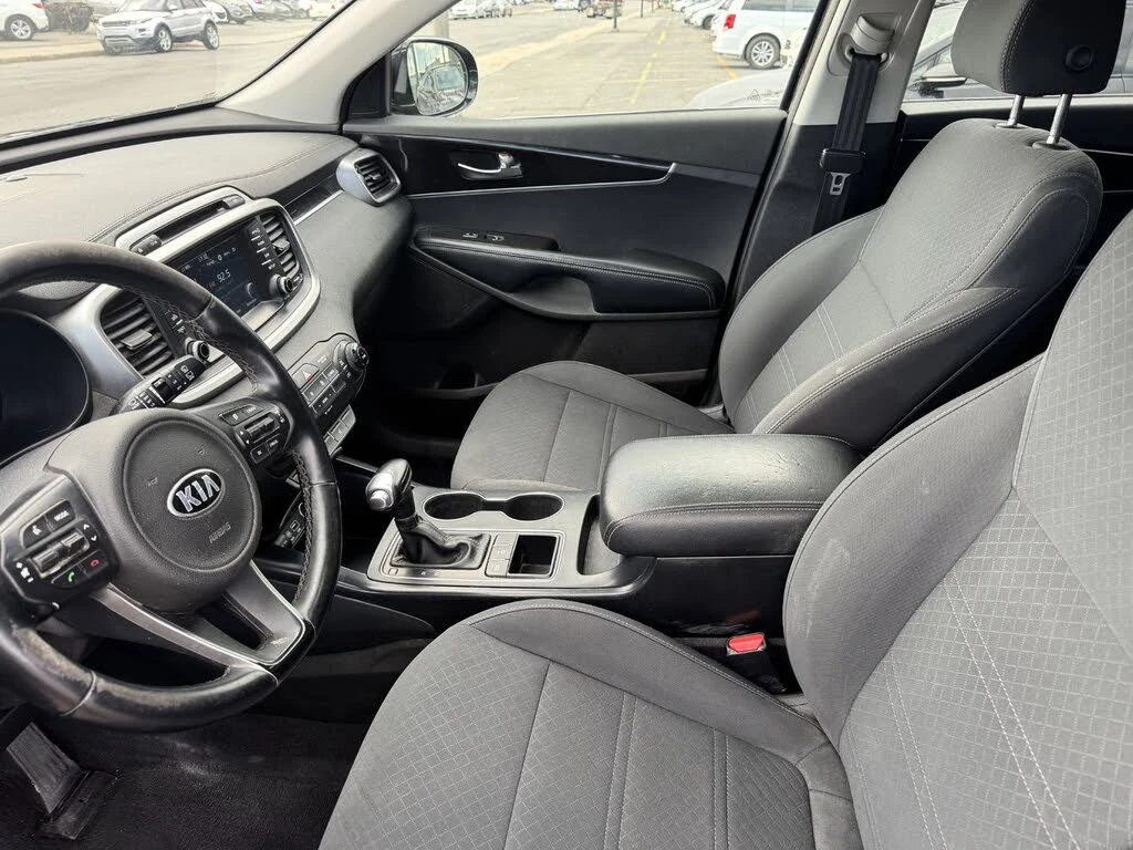Kia Sorento  LX V6 AWD АвтоКредит  (ЦЕНА ДО БГ), снимка 3 - Автомобили и джипове - 54528819