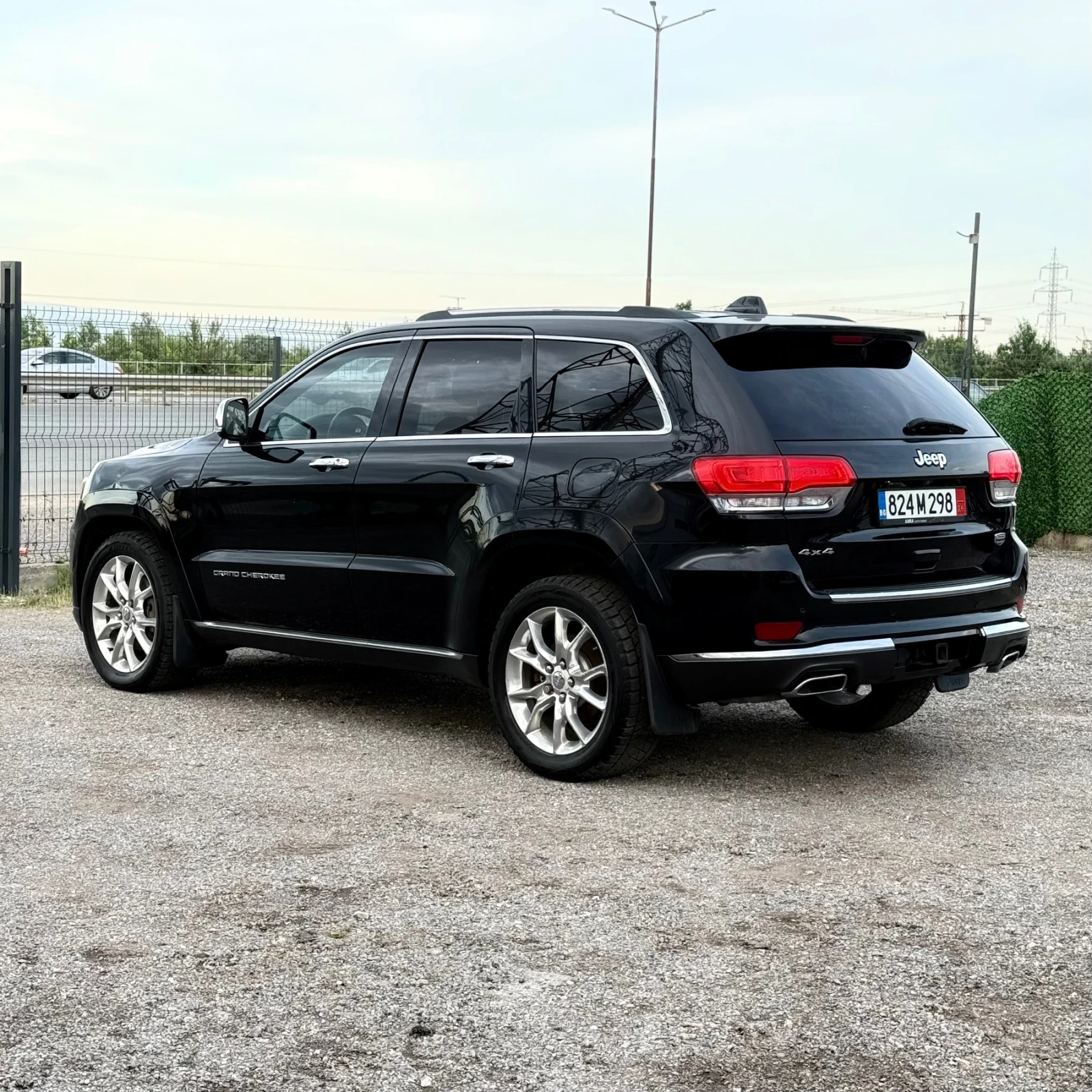 Jeep Grand cherokee SUMMIT/HEMI/DISTR/HARMAN/Камера/Обдух/Въздух, снимка 4 - Автомобили и джипове - 54998915