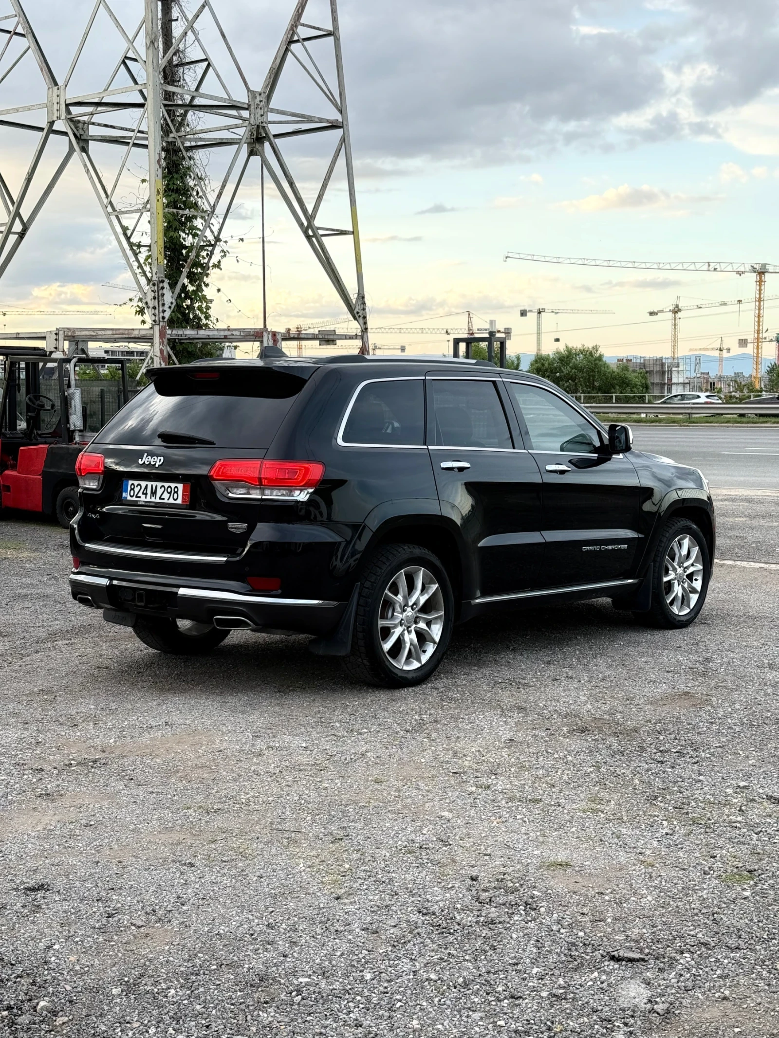 Jeep Grand cherokee SUMMIT/HEMI/DISTR/HARMAN/Камера/Обдух/Въздух, снимка 6 - Автомобили и джипове - 54998915