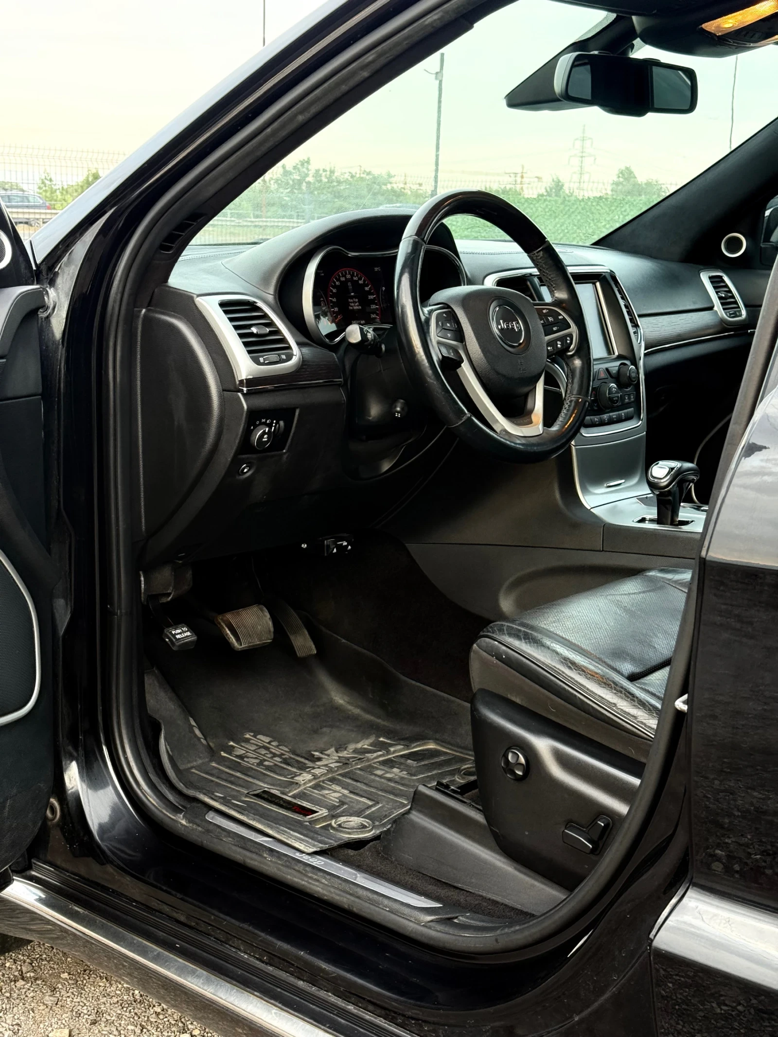 Jeep Grand cherokee SUMMIT/HEMI/DISTR/HARMAN/Камера/Обдух/Въздух, снимка 7 - Автомобили и джипове - 54998915