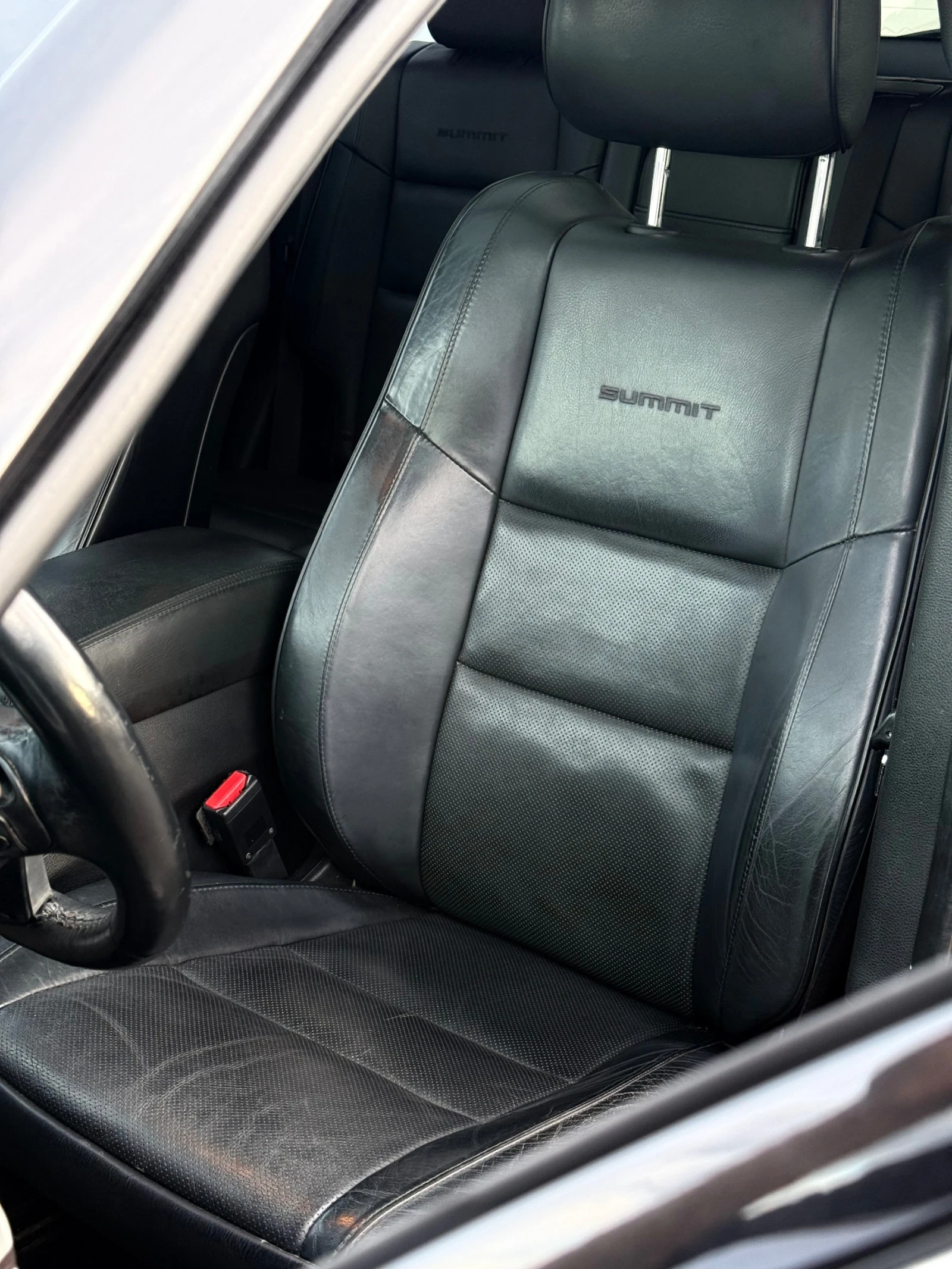 Jeep Grand cherokee SUMMIT/HEMI/DISTR/HARMAN/Камера/Обдух/Въздух, снимка 8 - Автомобили и джипове - 54998915
