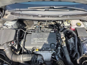 Opel Astra 1.4i 140k.c Facelift Cosmo  Швейцария, снимка 17