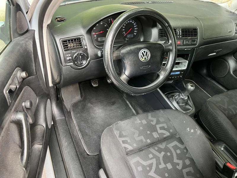 VW Bora 1.6i KLIMATRONIK/SEDAN/UNIKAT, снимка 9 - Автомобили и джипове - 41609042