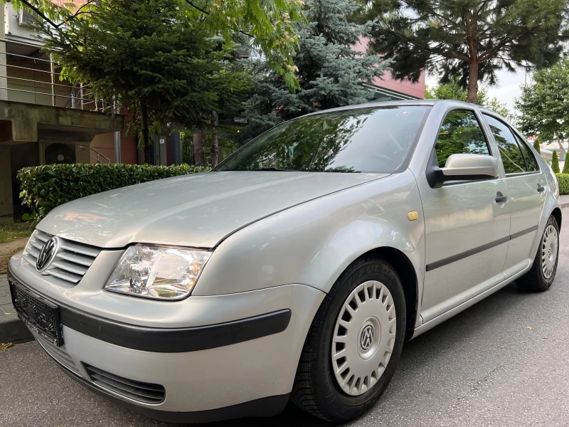 VW Bora 1.6i KLIMATRONIK/SEDAN/UNIKAT, снимка 1 - Автомобили и джипове - 41609042