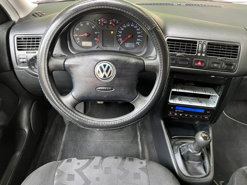 VW Bora 1.6i KLIMATRONIK/SEDAN/UNIKAT, снимка 16 - Автомобили и джипове - 41609042