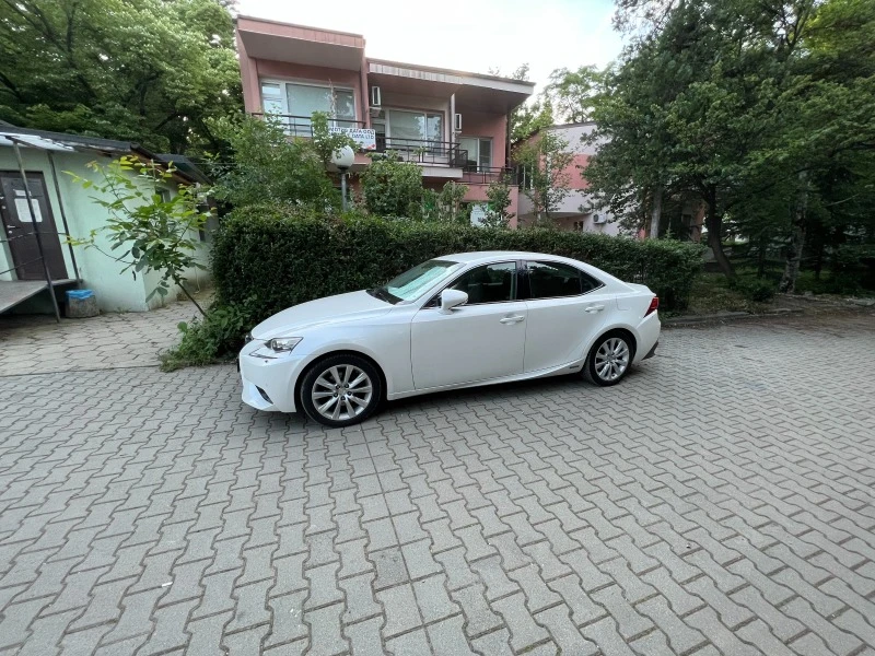 Lexus IS 300h, снимка 7 - Автомобили и джипове - 46913374