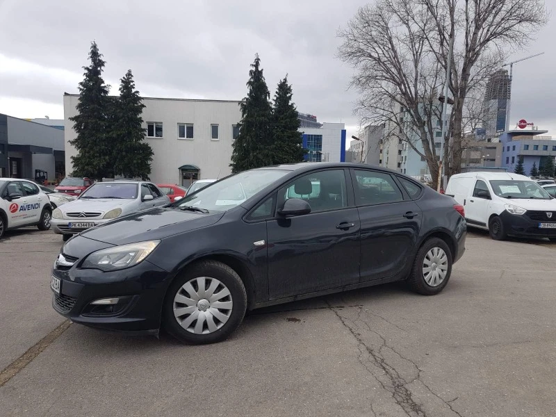 Opel Astra, снимка 2 - Автомобили и джипове - 44779363