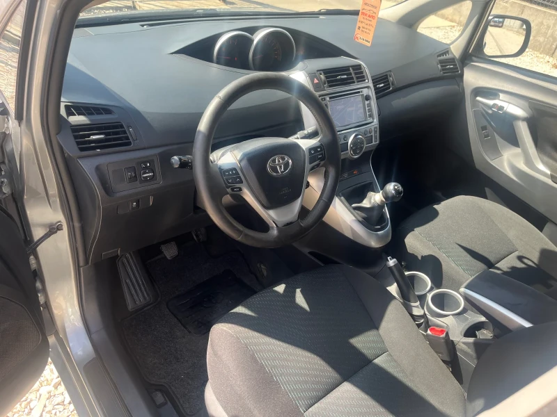 Toyota Corolla verso 2.0 126 Full/КАМЕРА/НАВИ, снимка 6 - Автомобили и джипове - 46810566