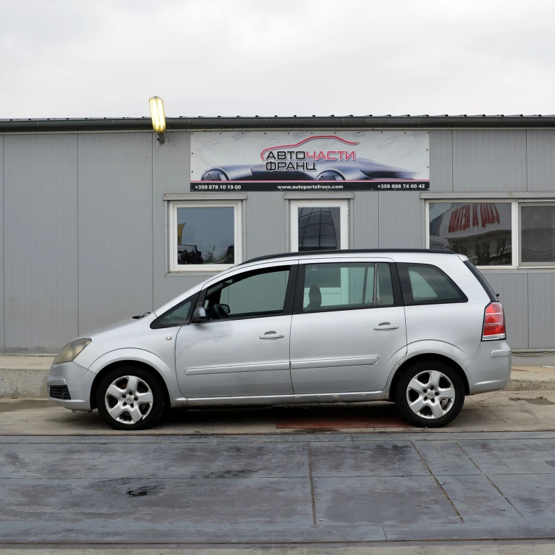 Opel Zafira 1.9 CDTI, снимка 3 - Автомобили и джипове - 47714188