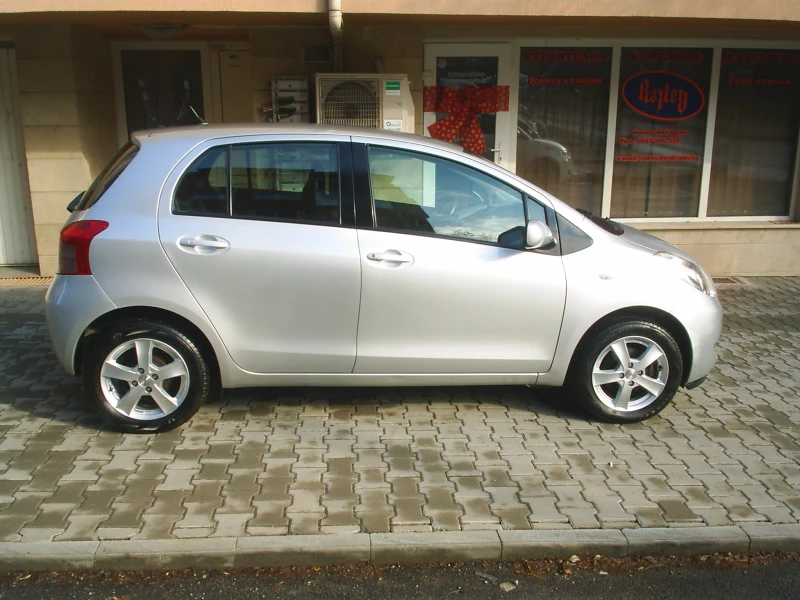 Toyota Yaris 1.0 VVT-I COMFORT, снимка 3 - Автомобили и джипове - 48450501