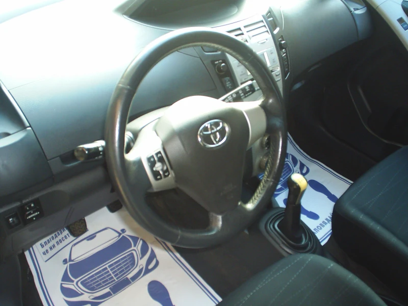 Toyota Yaris 1.0 VVT-I COMFORT, снимка 9 - Автомобили и джипове - 48450501