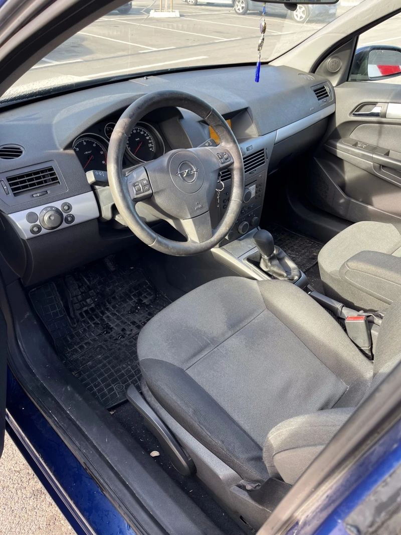 Opel Astra 1.7 CDTi, снимка 6 - Автомобили и джипове - 48612842