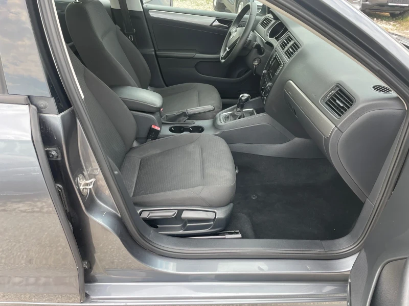 VW Jetta 1.4Tsi 150hp, снимка 14 - Автомобили и джипове - 51249986