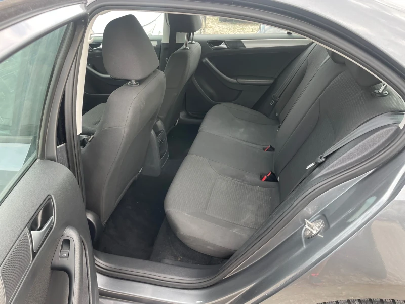VW Jetta 1.4Tsi 150hp, снимка 11 - Автомобили и джипове - 51249986
