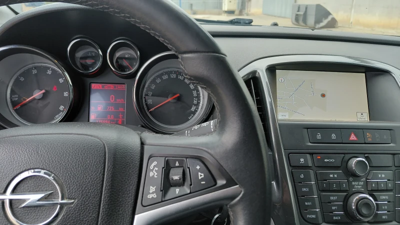 Opel Astra 1.7cdti 131ps, снимка 10 - Автомобили и джипове - 52078583