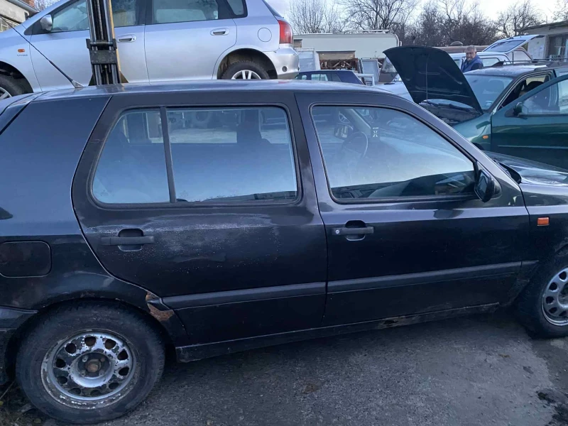 VW Golf, снимка 3 - Автомобили и джипове - 52626813