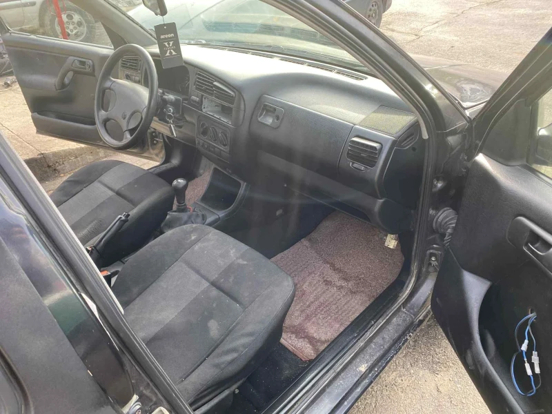 VW Golf, снимка 17 - Автомобили и джипове - 52626813