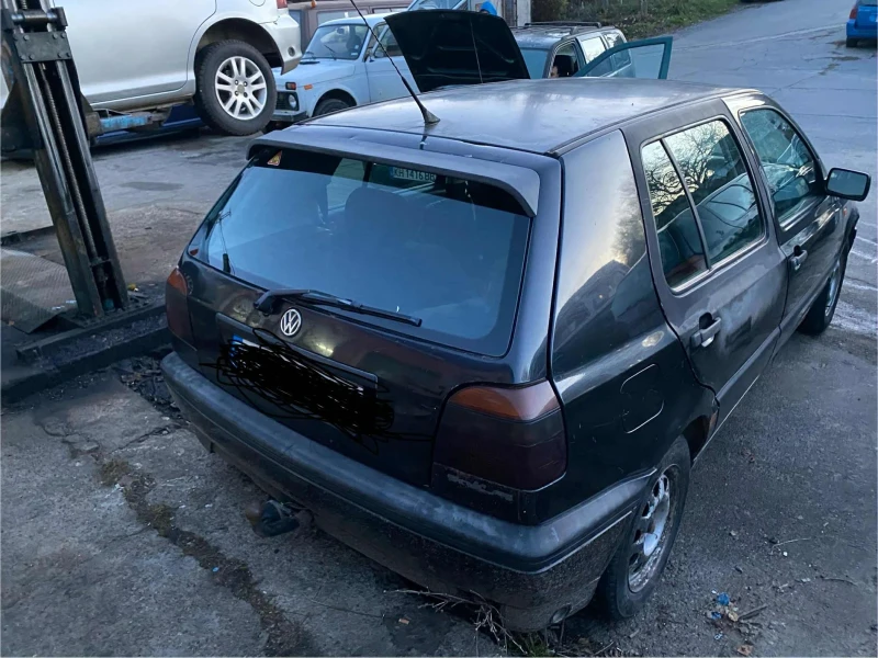 VW Golf, снимка 2 - Автомобили и джипове - 52626813