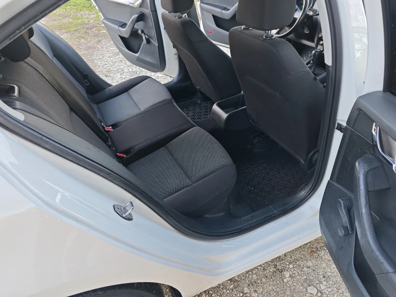 Skoda Octavia 1.6 TDI 90ks, снимка 12 - Автомобили и джипове - 53032678