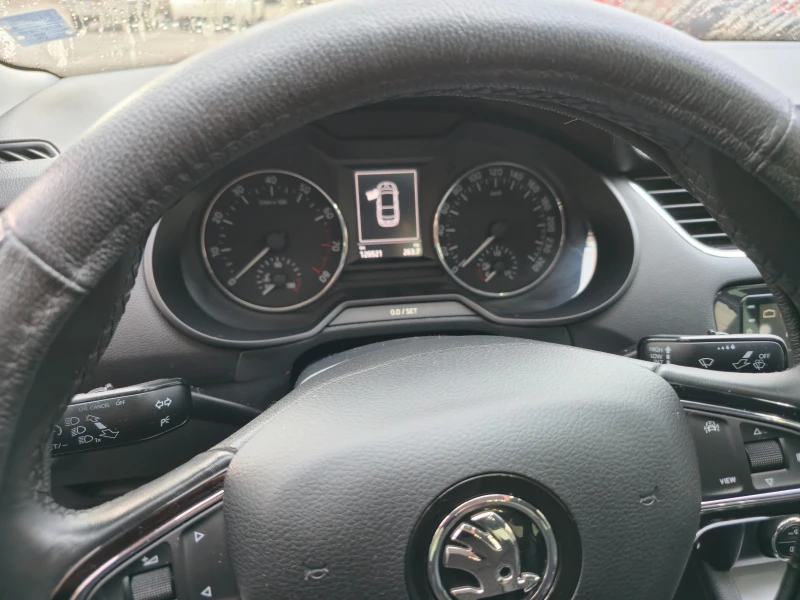 Skoda Octavia, снимка 10 - Автомобили и джипове - 53066761