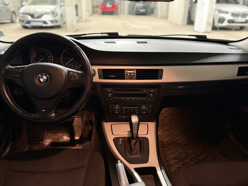 BMW 320 Touring, снимка 10 - Автомобили и джипове - 53235222