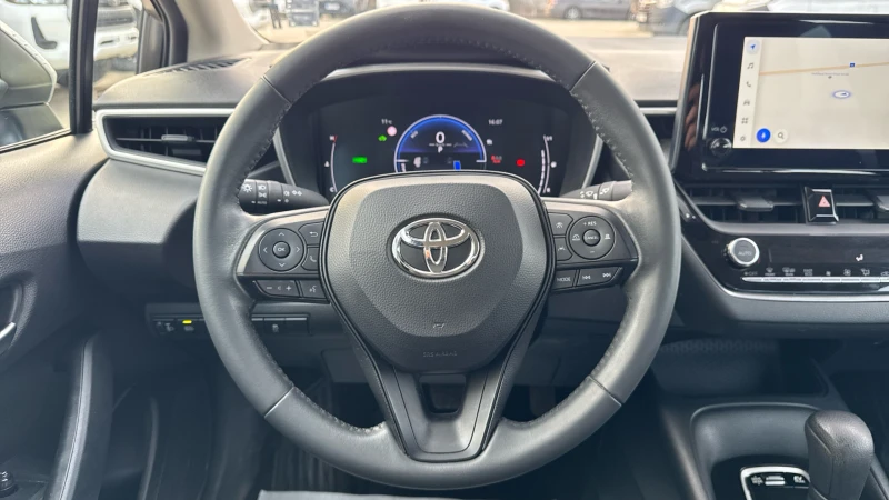 Toyota Corolla 1.8 HEV, снимка 10 - Автомобили и джипове - 53384279