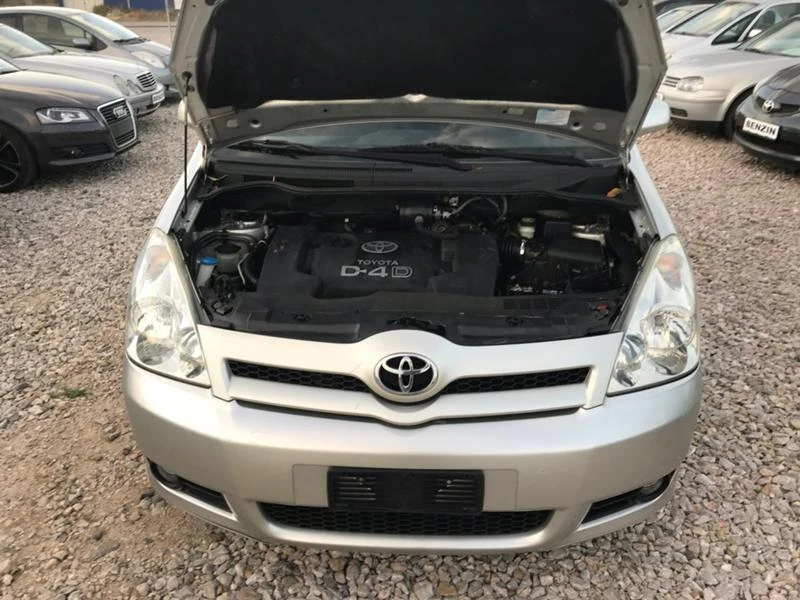 Toyota Corolla verso САМО НА ЧАСТИ , снимка 17 - Автомобили и джипове - 39244506