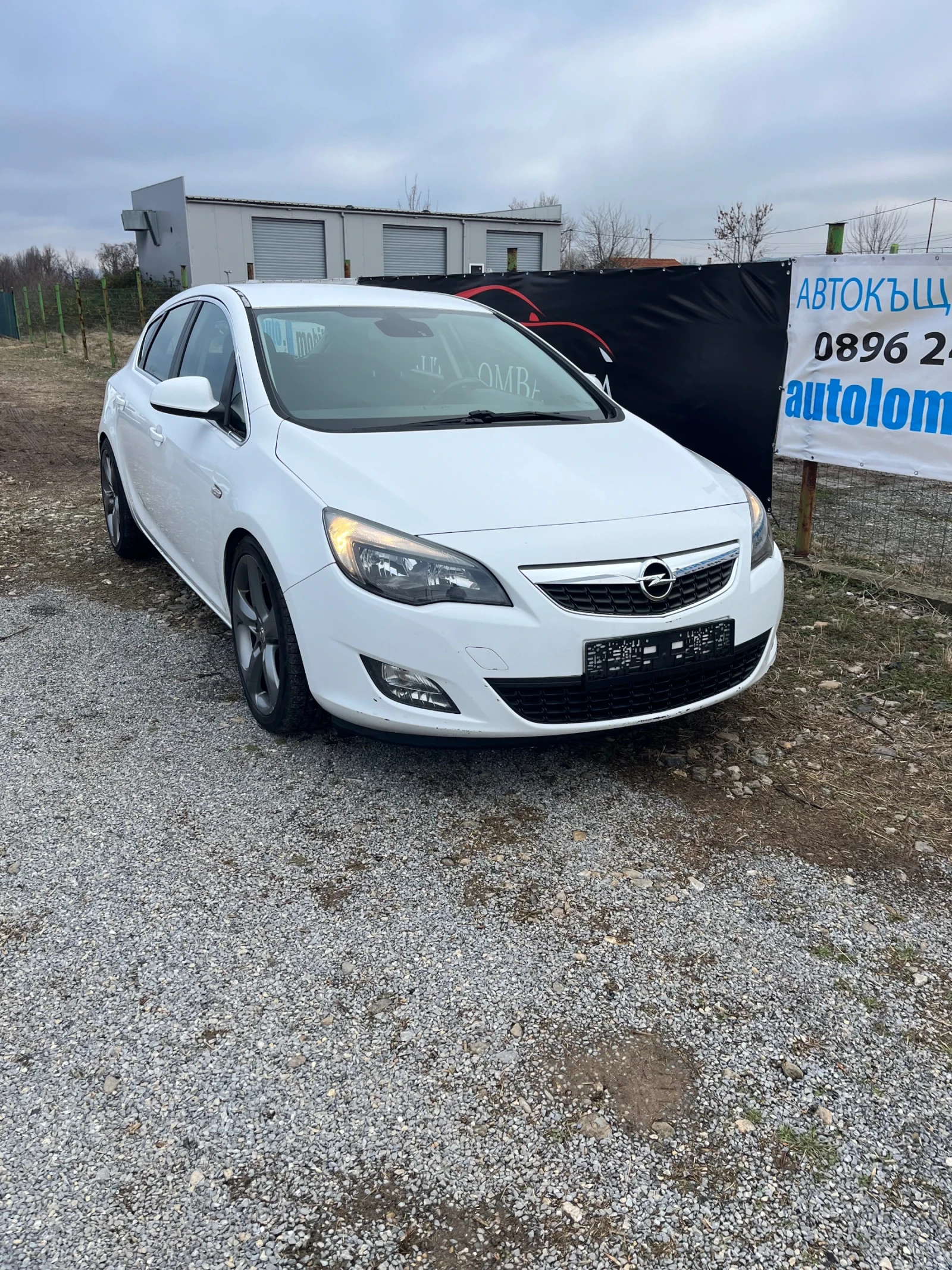 Opel Astra 1.6 TURBO - изображение 8