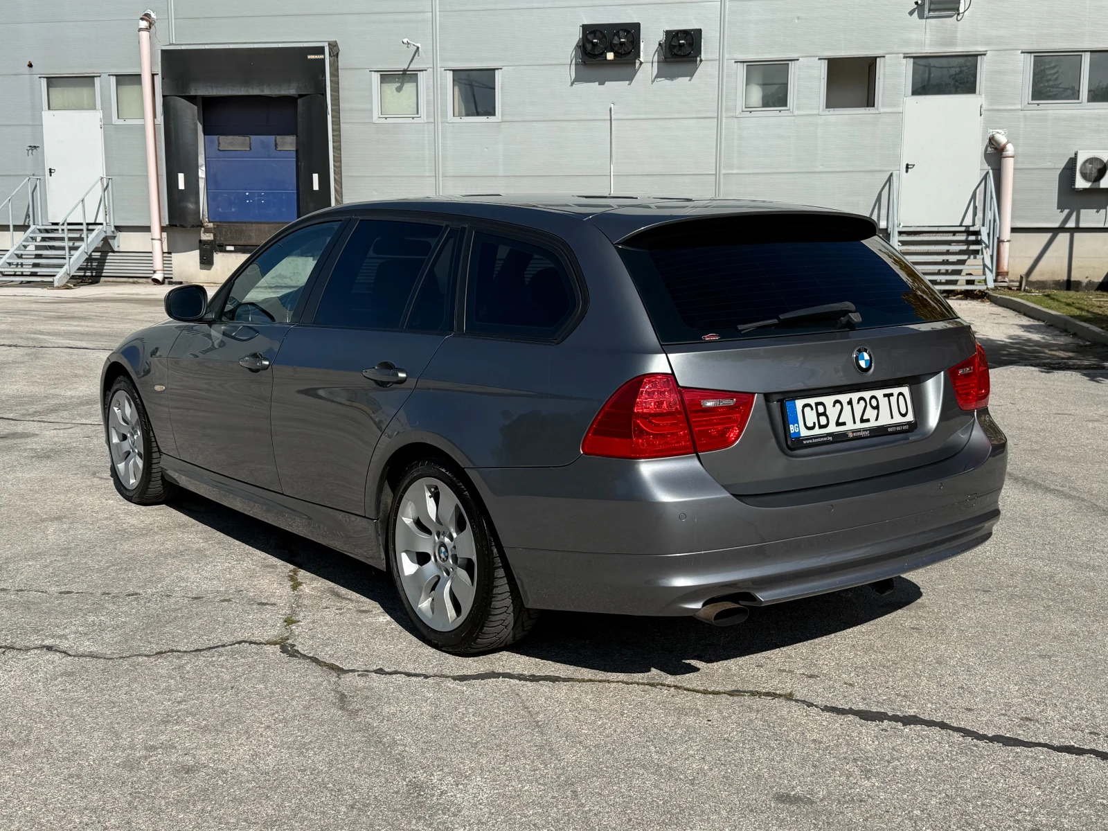BMW 318 facelift 2.0i 143 к.с. - изображение 3