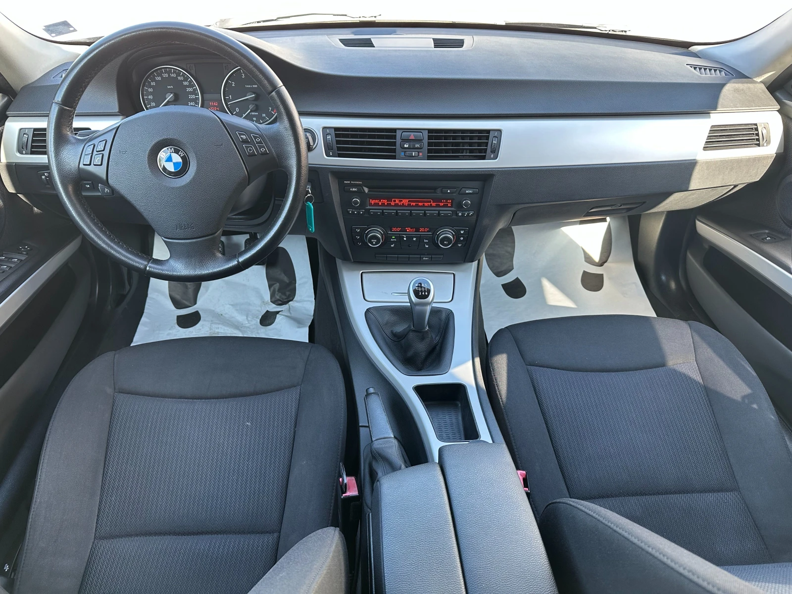 BMW 318 facelift 2.0i 143 к.с. - изображение 10
