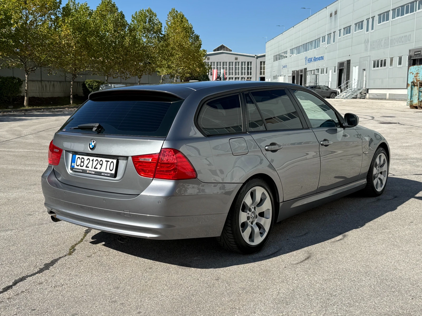 BMW 318 facelift 2.0i 143 к.с. - изображение 4