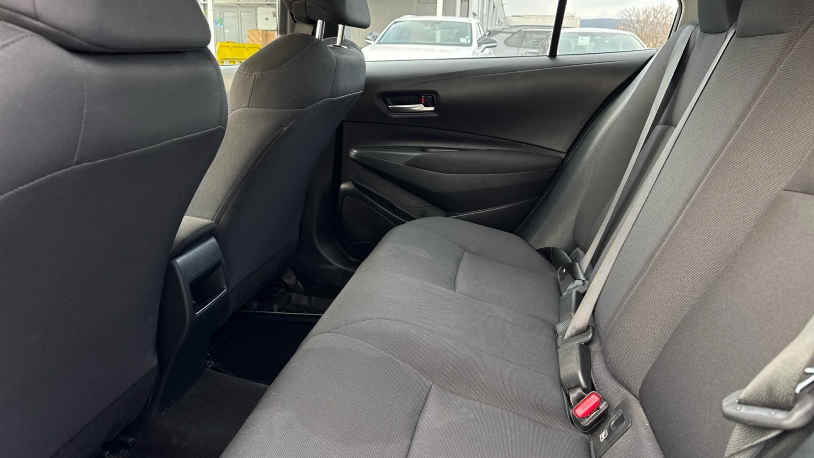 Toyota Corolla 1.8 HEV | Mobile.bg � ����������� 12
