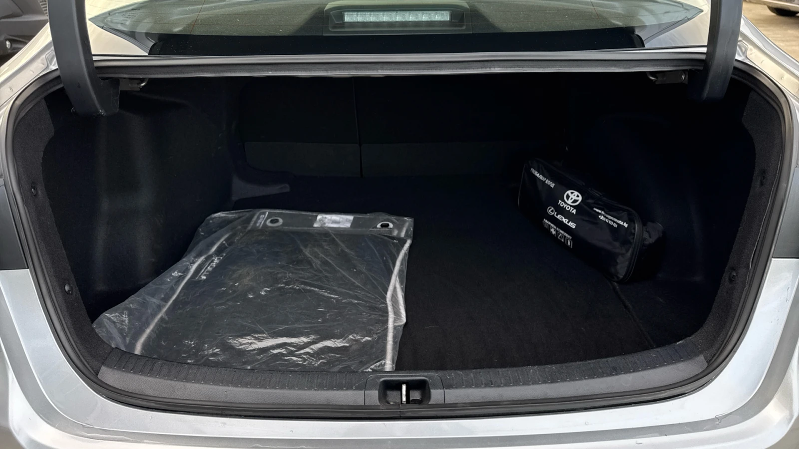 Toyota Corolla 1.8 HEV | Mobile.bg � ����������� 11