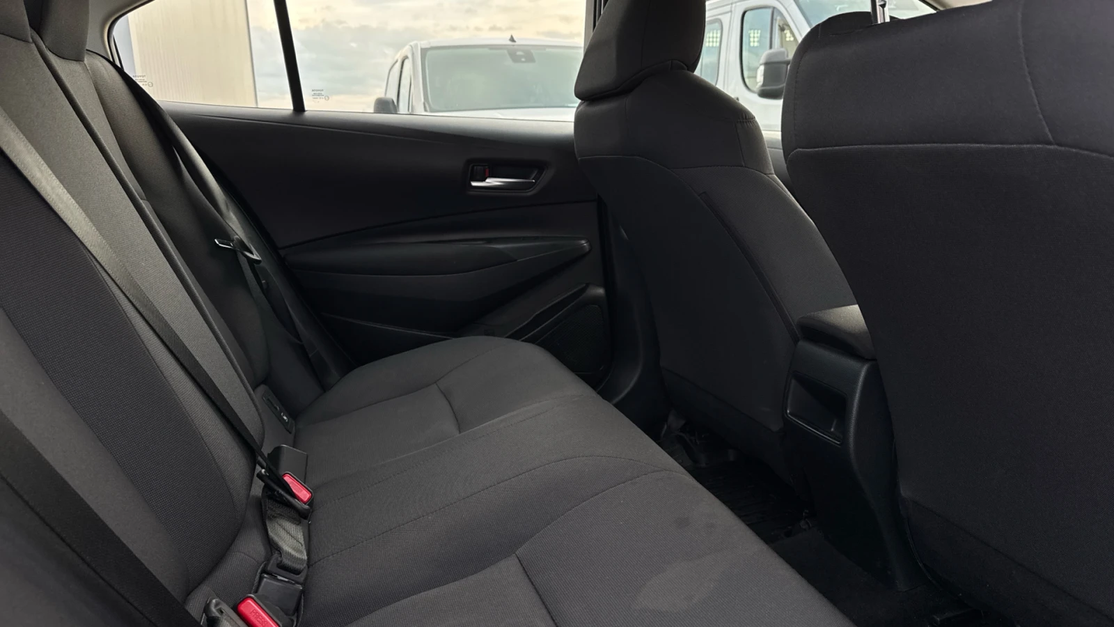 Toyota Corolla 1.8 HEV - изображение 8