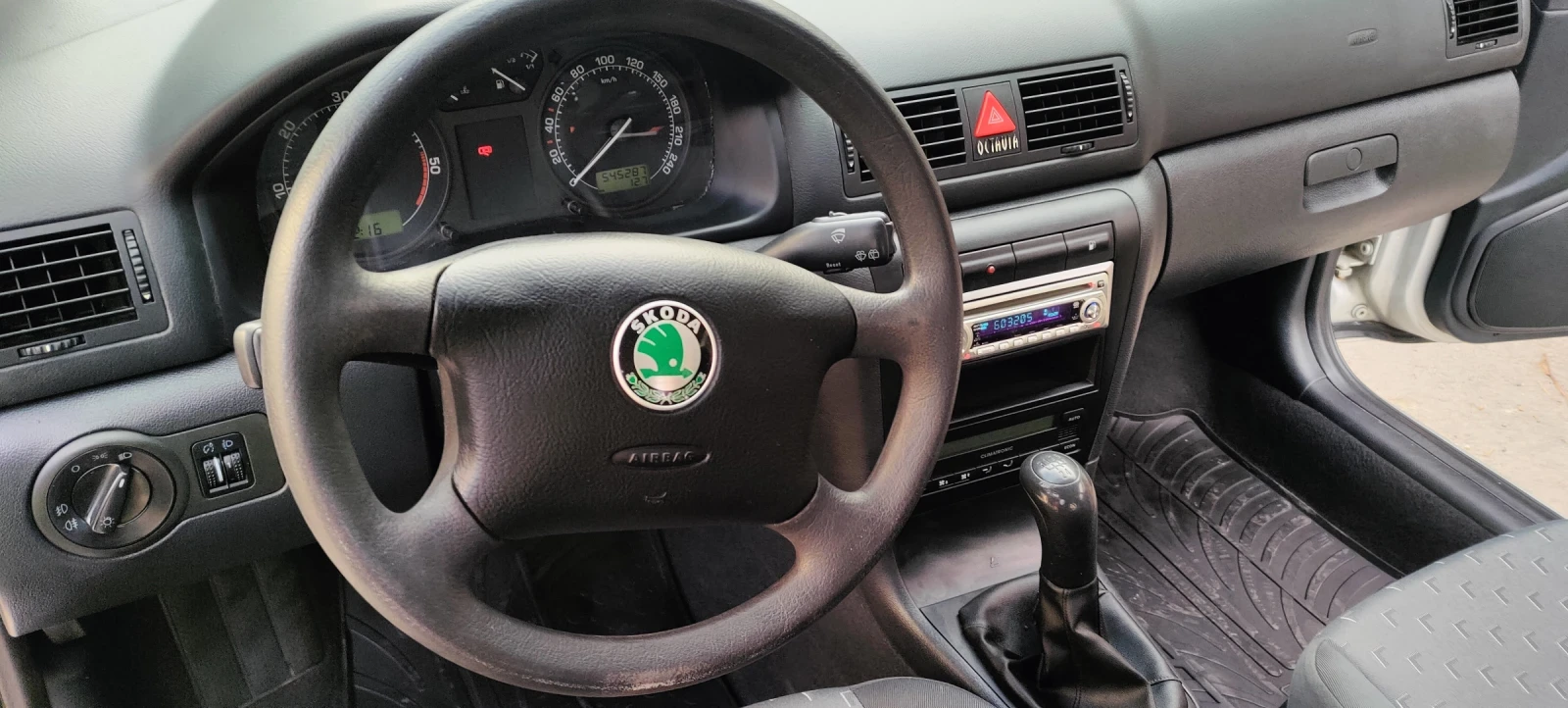 Skoda Octavia Ambiente, снимка 12 - Автомобили и джипове - 53875950